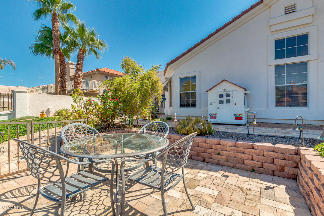 2036 East Clipper Lane Gilbert, AZ 85234 - Photo 11 of 24 Back patio dining