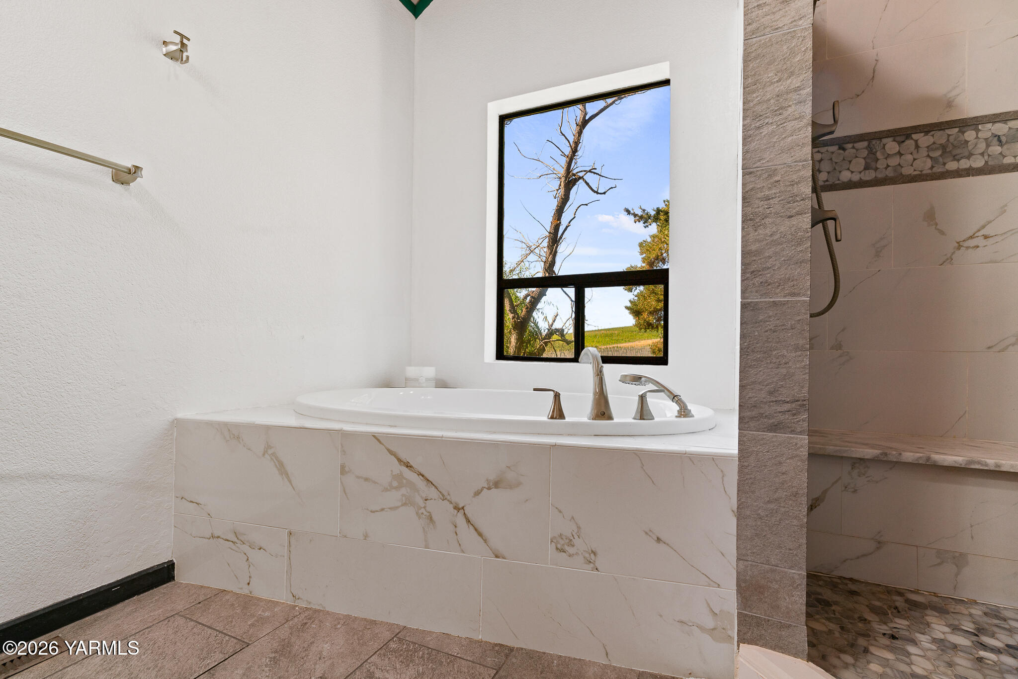 13619 Summitview Ext Road Yakima, WA 98908 - Photo 34 of 56 a bathroom with a sink and a mirror