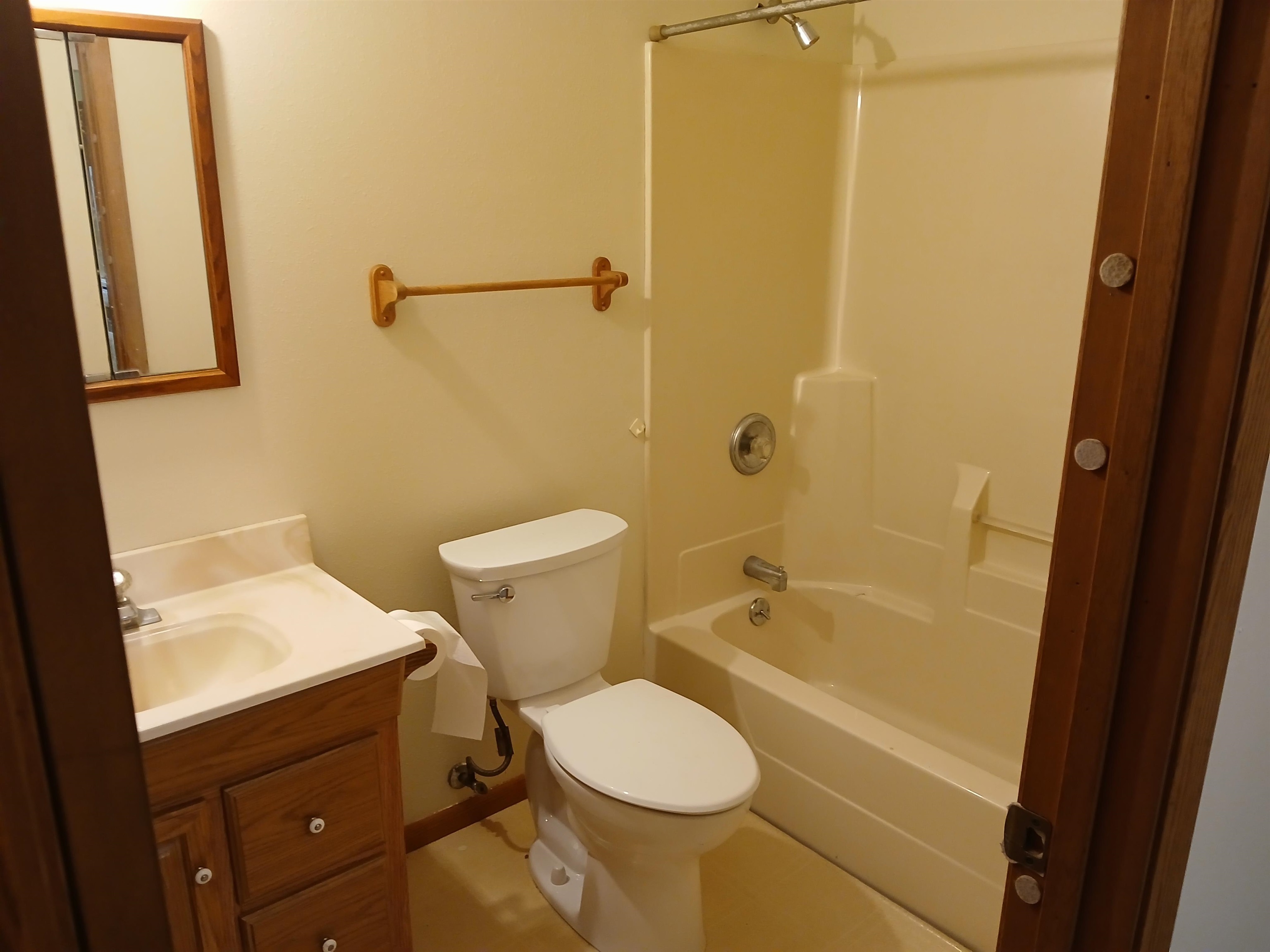 302 Railroad Street Elroy, WI 53929 - Photo 7 of 30