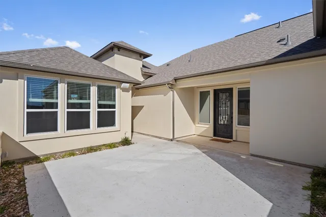 a view of a house with a garage