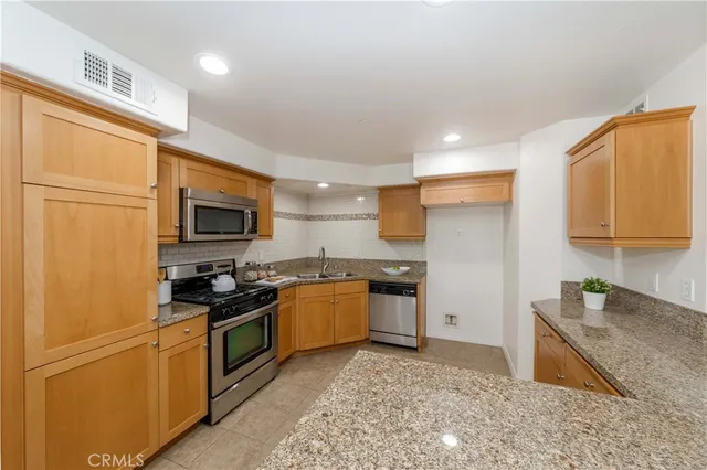 $3,000 | 1401 Lomita Boulevard, Unit 211, Harbor City, CA 90710