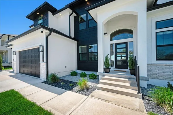 $659,900 | 3133 Southwest Summit View Trail, Lee's Summit, MO 64082