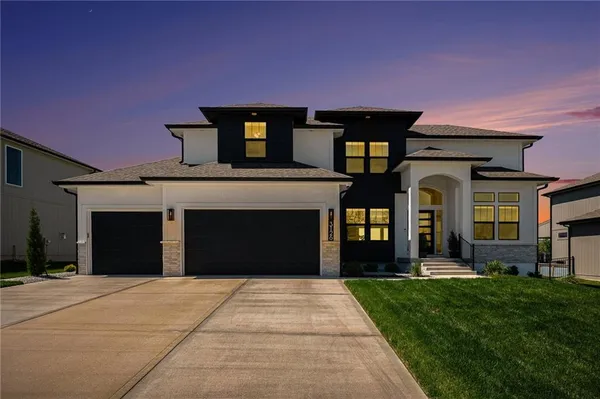 $659,900 | 3133 Southwest Summit View Trail, Lee's Summit, MO 64082