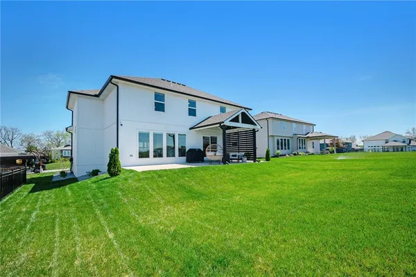 $659,900 | 3133 Southwest Summit View Trail, Lee's Summit, MO 64082