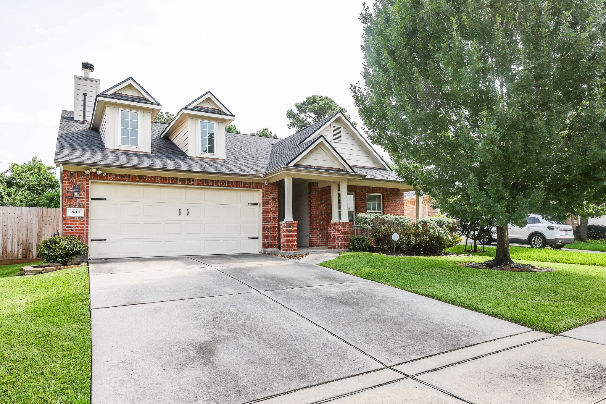9614 Rex Creek Court Spring, TX 77379 - Photo 2 of 20