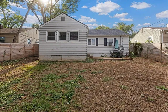 $135,000 | 2353 Englewood Court, Independence, MO 64052