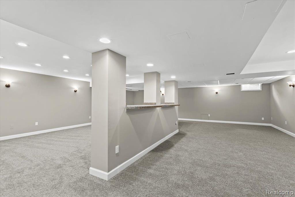 45241 Danbury Road Canton, MI 48188 - Photo 20 of 30 Gallery Image 20