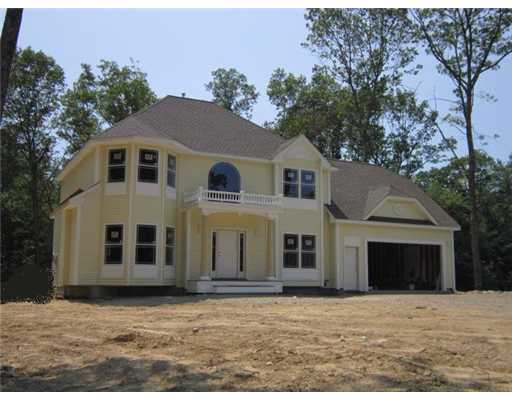 191 Rome Court Cranston, RI 02921 - Photo 1 of 4 Exterior Front.