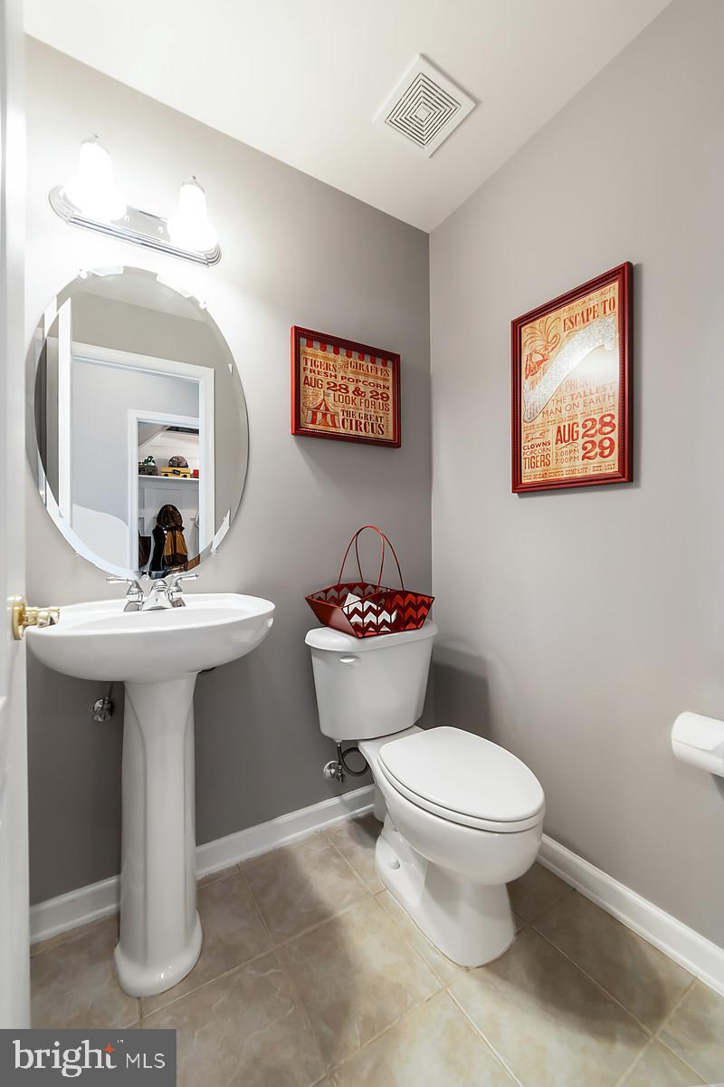 42427 Rockslide Terrace Brambleton, VA 20148 - Photo 14 of 54 Entry Level Half Bathroom