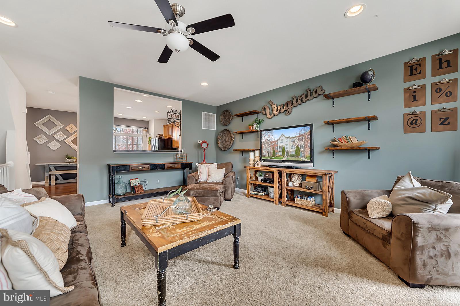 42427 Rockslide Terrace Brambleton, VA 20148 - Photo 20 of 54 Grand Living Room
