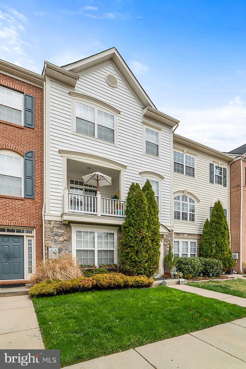 3 Level Townhome with Covered Porch / Deck