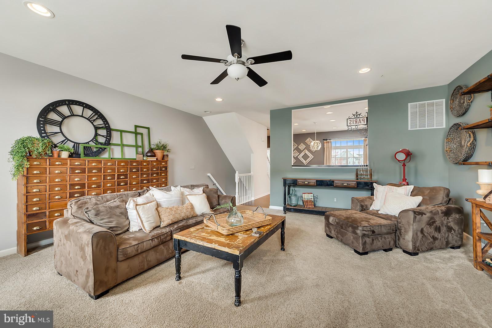 42427 Rockslide Terrace Brambleton, VA 20148 - Photo 22 of 54 Grand Living Room