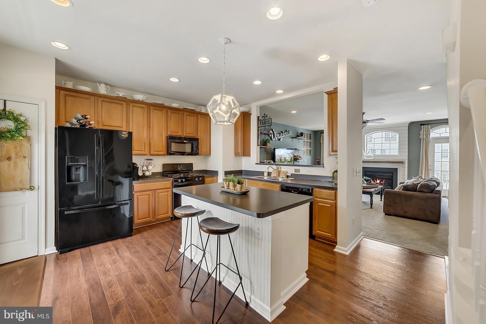 42427 Rockslide Terrace Brambleton, VA 20148 - Photo 27 of 54 Kitchen with Island