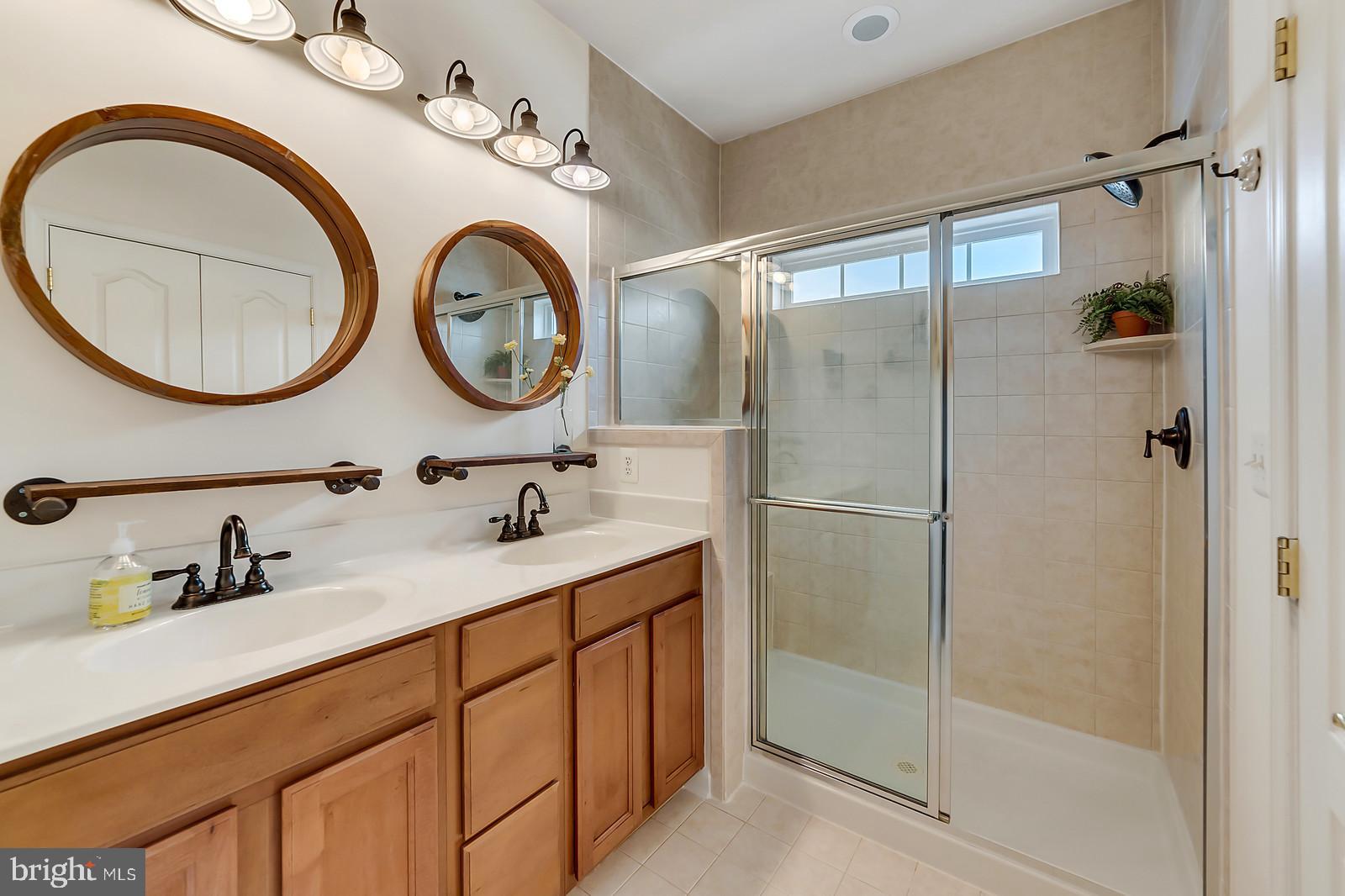 42427 Rockslide Terrace Brambleton, VA 20148 - Photo 39 of 54 Master Bathroom