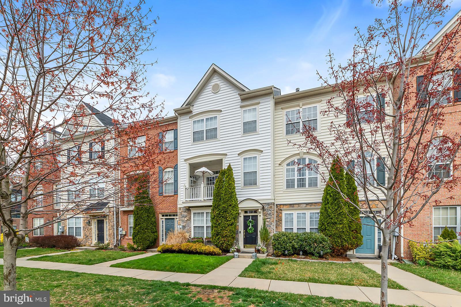 3 Level Townhome with Covered Porch / Deck