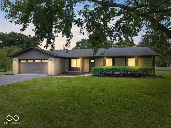 $320,000 | 66 Plainview Drive, Avon, IN 46123