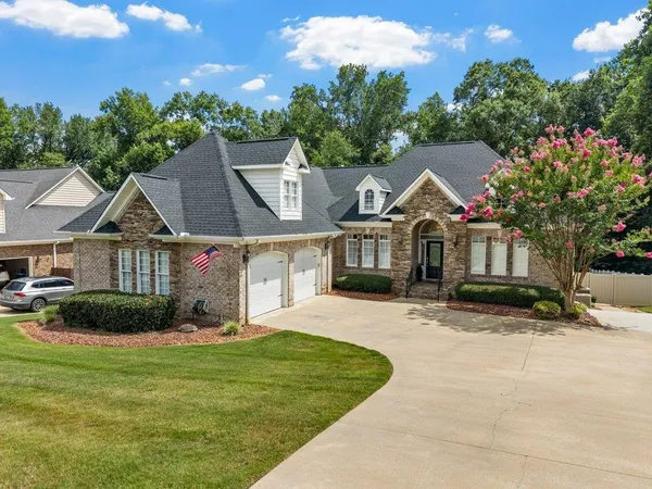 $629,900 | 502 Chippendale Lane, Boiling Springs, SC 29316