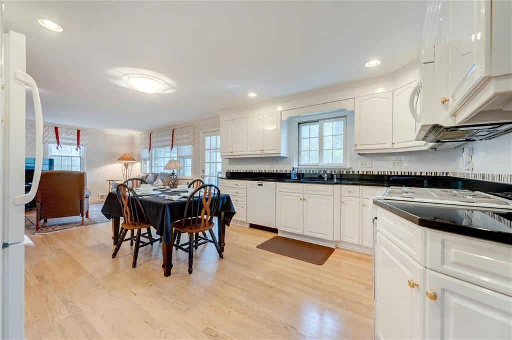 833 Elm Spring Road Pittsburgh, PA 15243 - Photo 4 of 25 Gallery Image 4