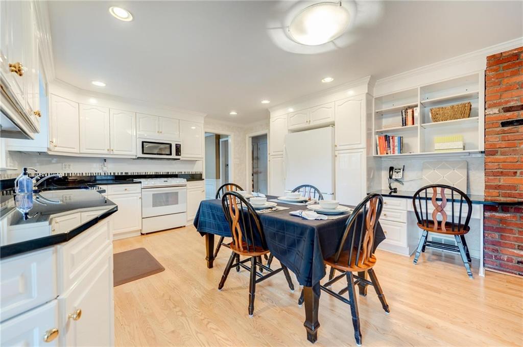 833 Elm Spring Road Pittsburgh, PA 15243 - Photo 6 of 25 Gallery Image 6