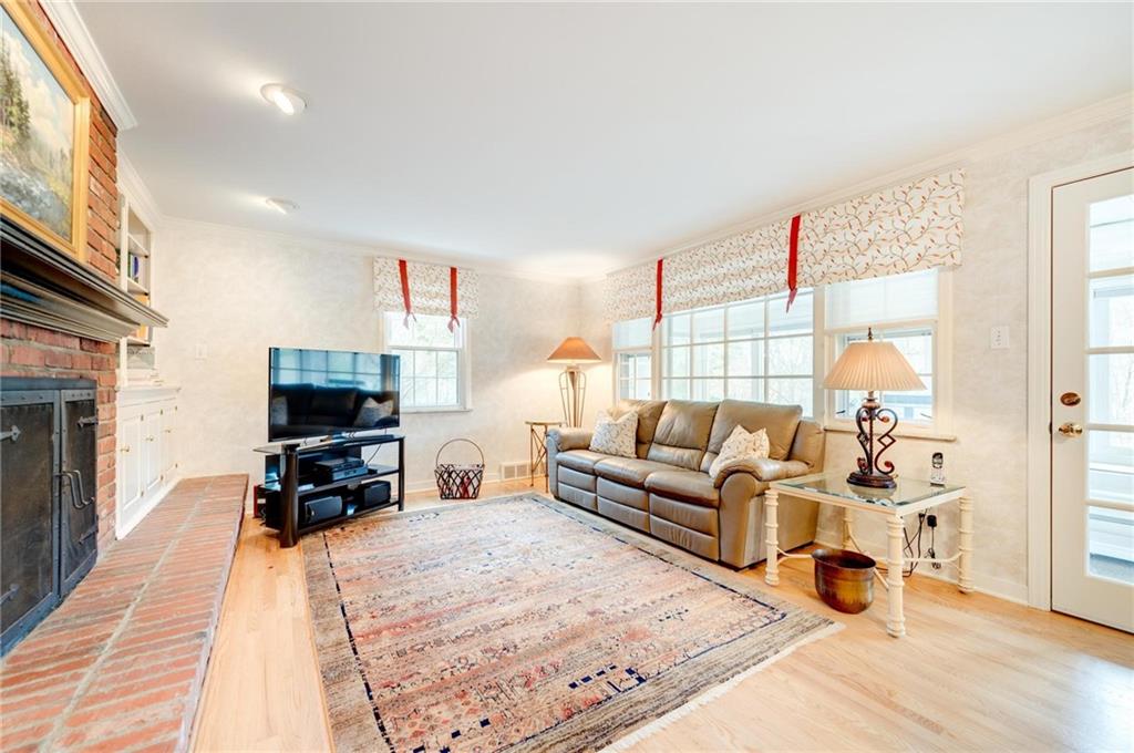 833 Elm Spring Road Pittsburgh, PA 15243 - Photo 7 of 25 Gallery Image 7