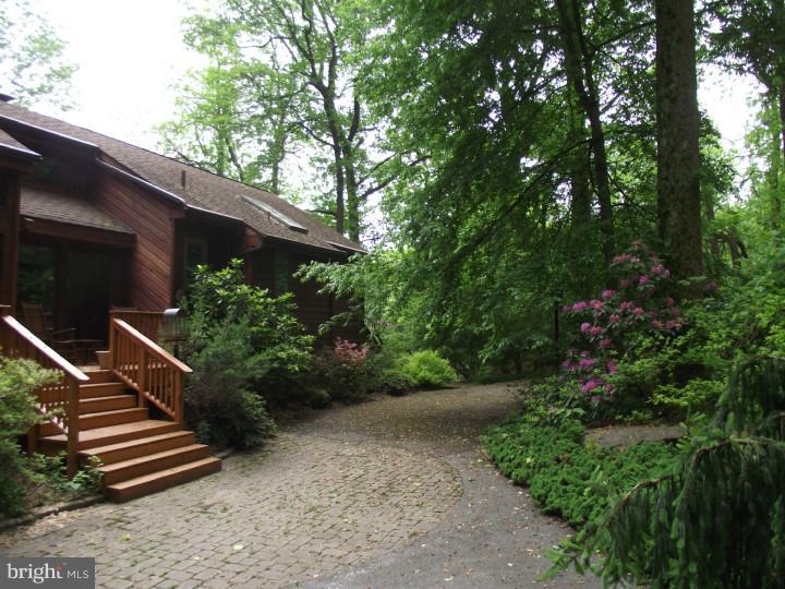 638 Woodbine Road West Chester, PA 19382 - Photo 2 of 20 Exterior Front
