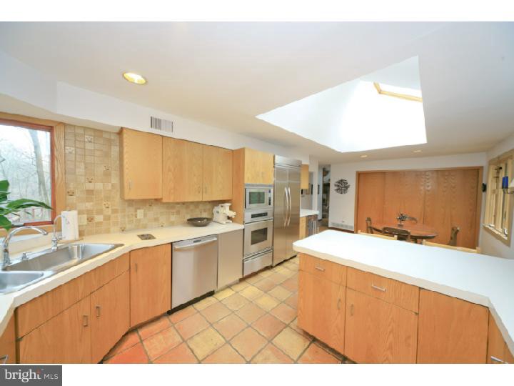 638 Woodbine Road West Chester, PA 19382 - Photo 3 of 20 Kitchen