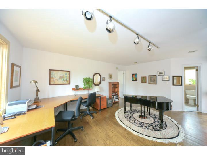 638 Woodbine Road West Chester, PA 19382 - Photo 5 of 20 Office / Study