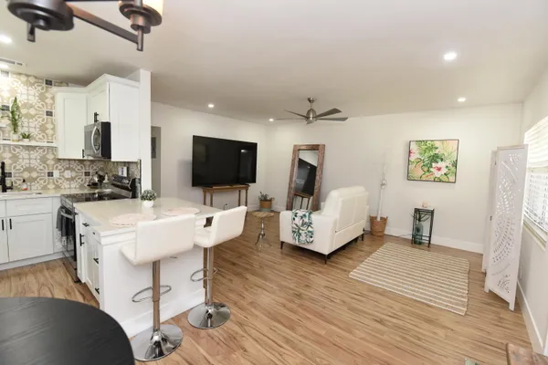 $1,500 | 112 Salisbury East, Unit E, West Palm Beach, FL 33417