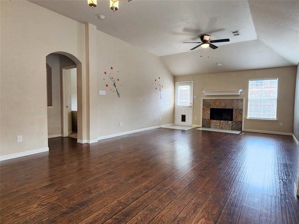 1605 Cardinal Way Aubrey, TX 76227 - Photo 3 of 22
