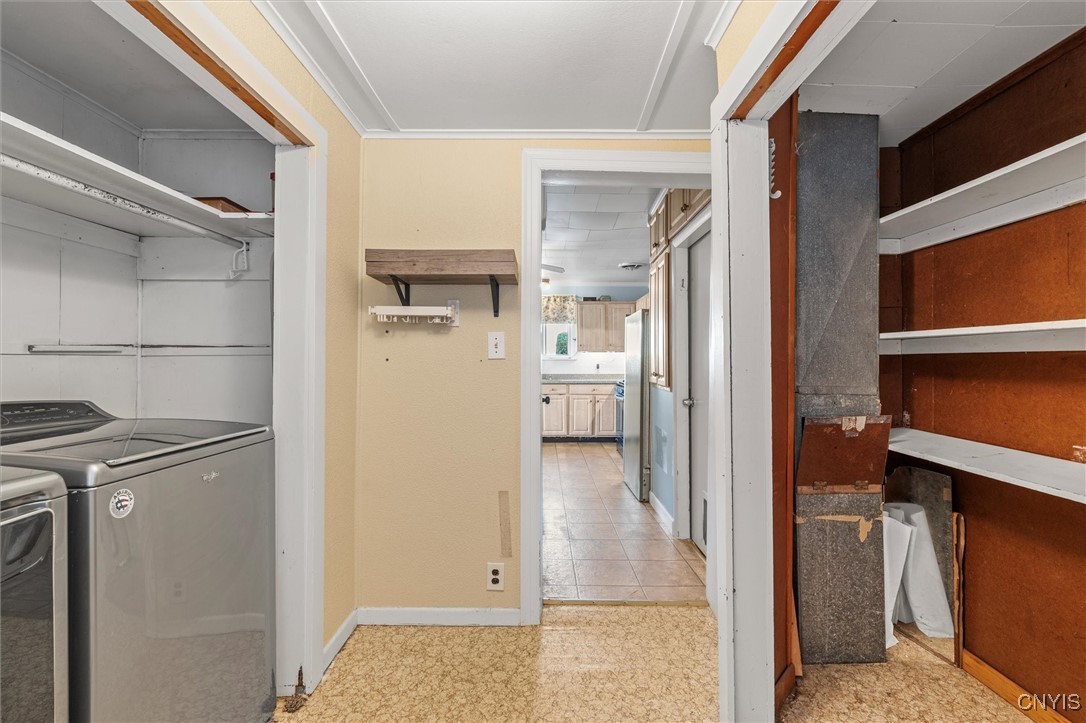 21 Union Street Auburn, NY 13021 - Photo 20 of 45 Laundry Room/Pantry
