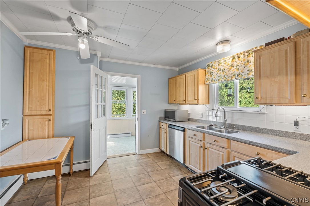 21 Union Street Auburn, NY 13021 - Photo 10 of 45 Kitchen