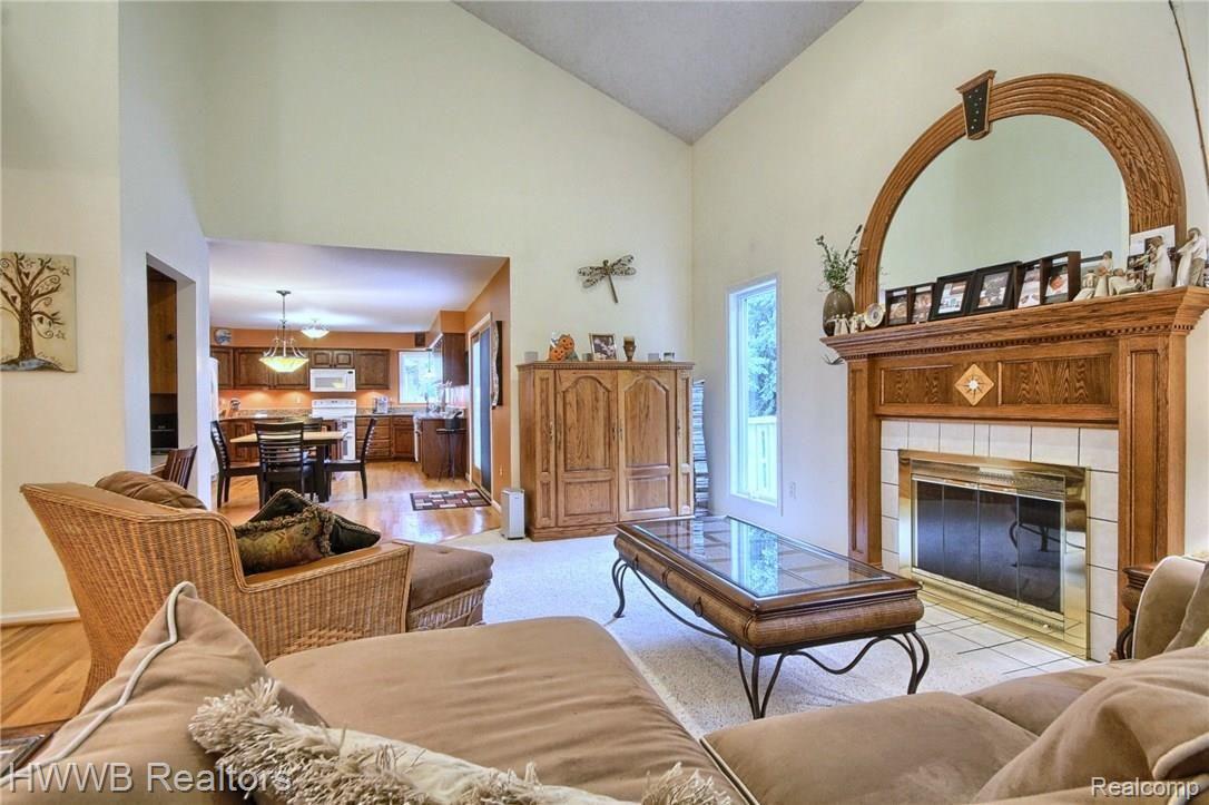 19013 Van Road Livonia, MI 48152 - Photo 7 of 34 7.jpg
