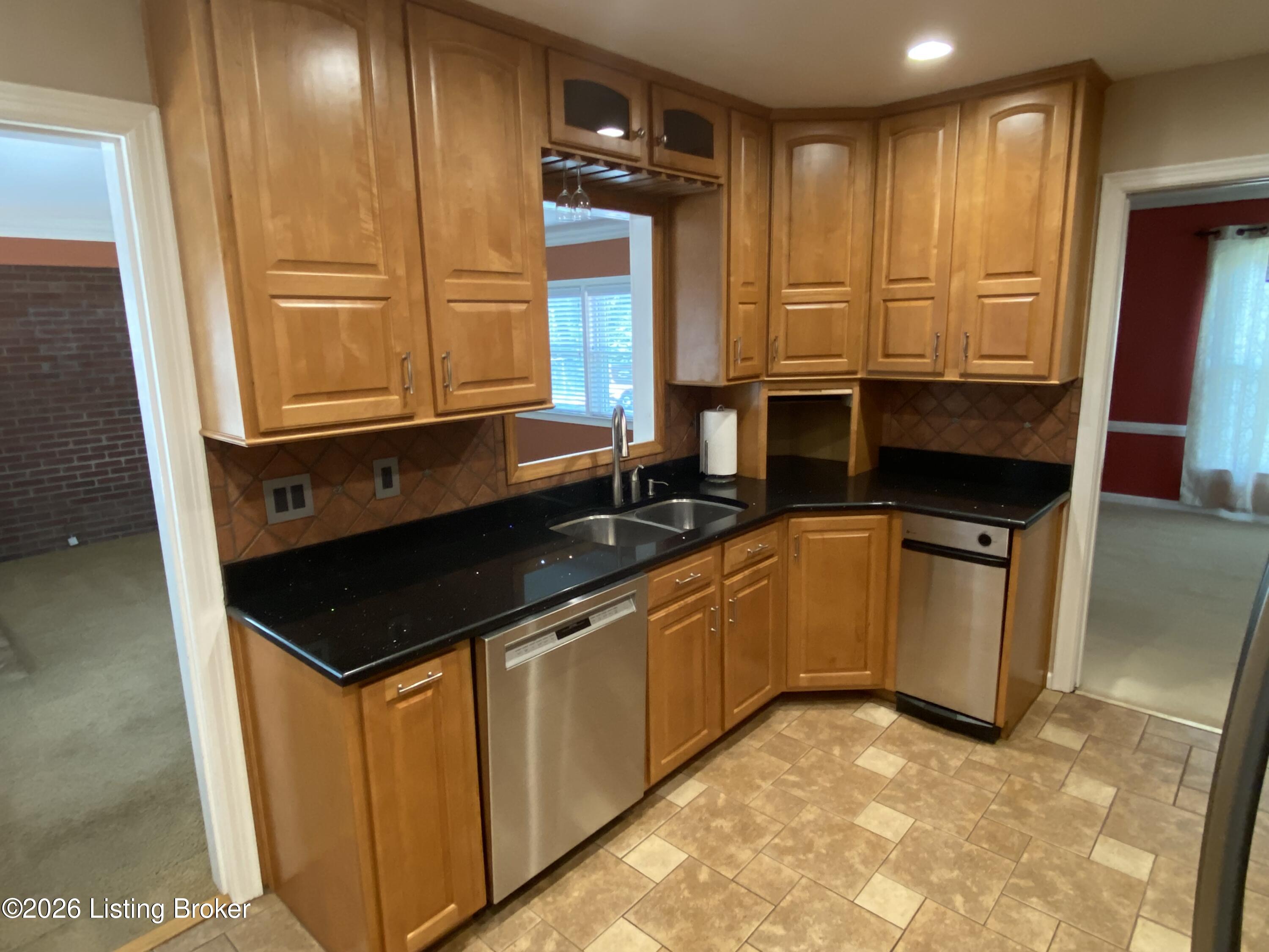 736 Wicklow Road Louisville, KY 40207 - Photo 20 of 59 Kitchen