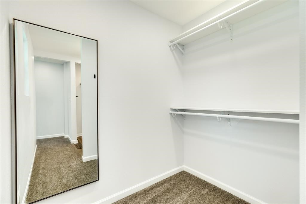 846 South Anderson Street Angleton, TX 77515 - Photo 19 of 29 a view of small space