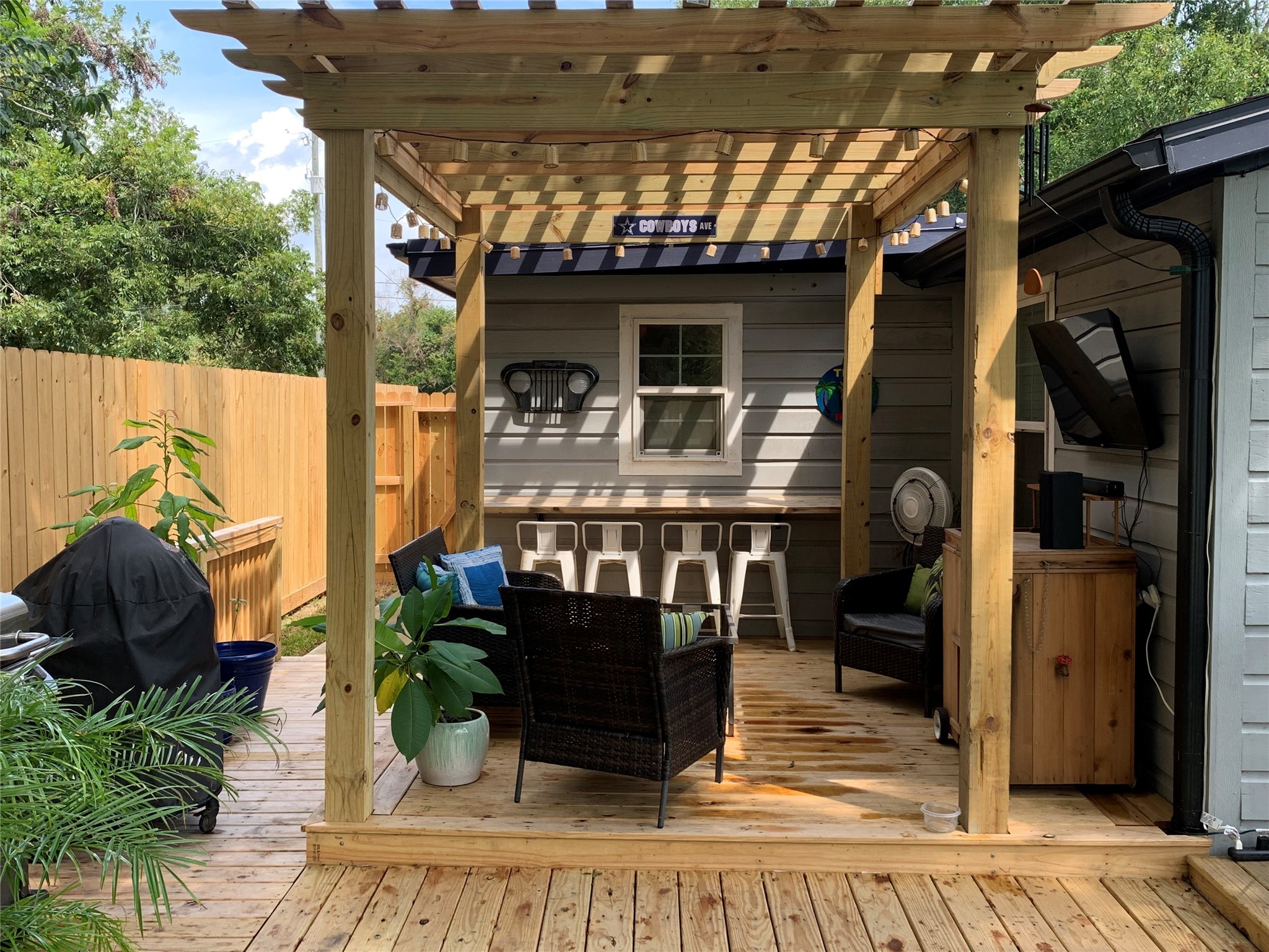 846 South Anderson Street Angleton, TX 77515 - Photo 29 of 29 a view of a porch with furniture