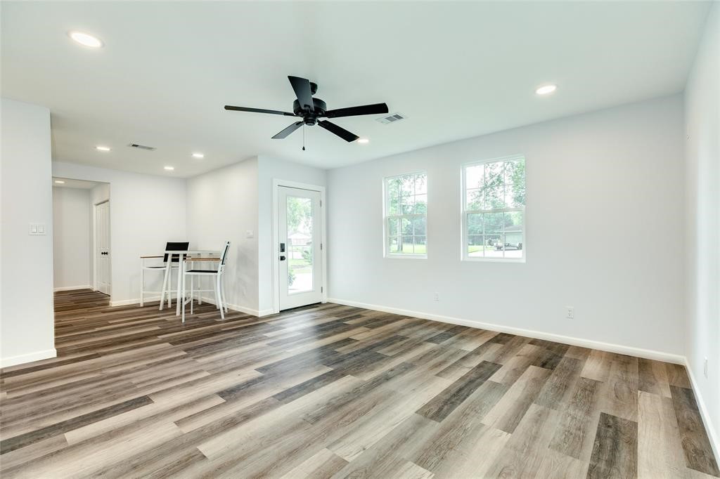 846 South Anderson Street Angleton, TX 77515 - Photo 7 of 29 a view of an empty room with a window