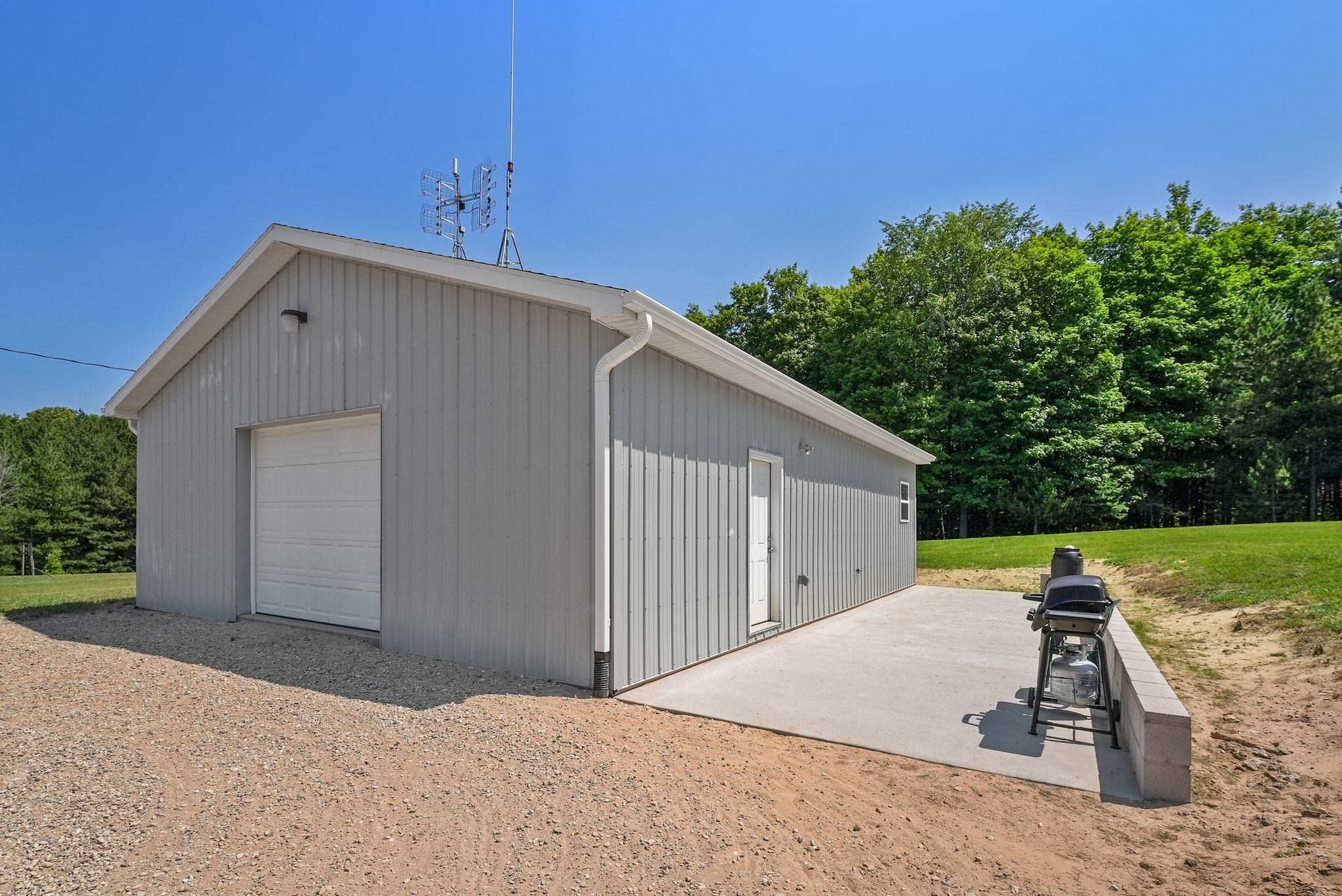 3114 North 17 Road Mesick, MI 49668 - Photo 1 of 22 1902805.JPG