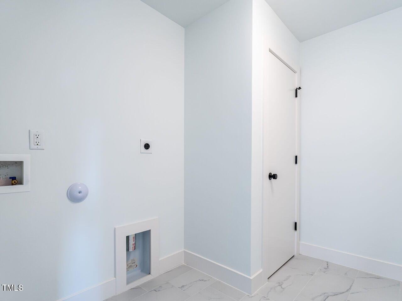 705 Colleton Road Raleigh, NC 27610 - Photo 8 of 41 033-1280x960-laundry