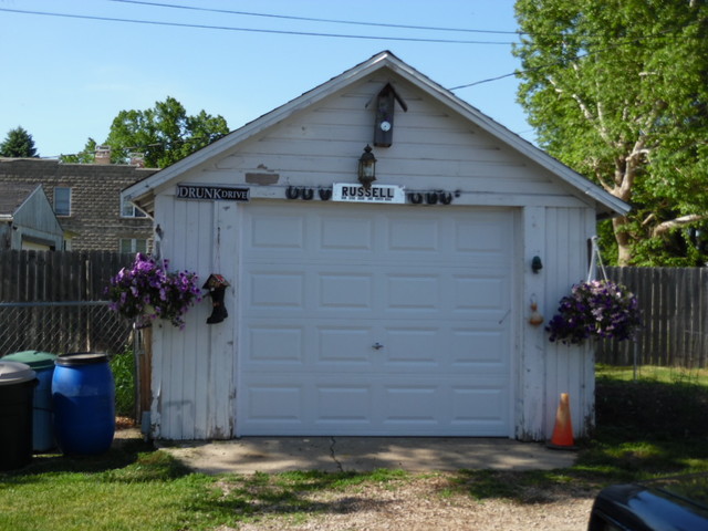 401 North 3rd Street Rochelle, IL 61068 - Photo 4 of 5 a front view of house with yard