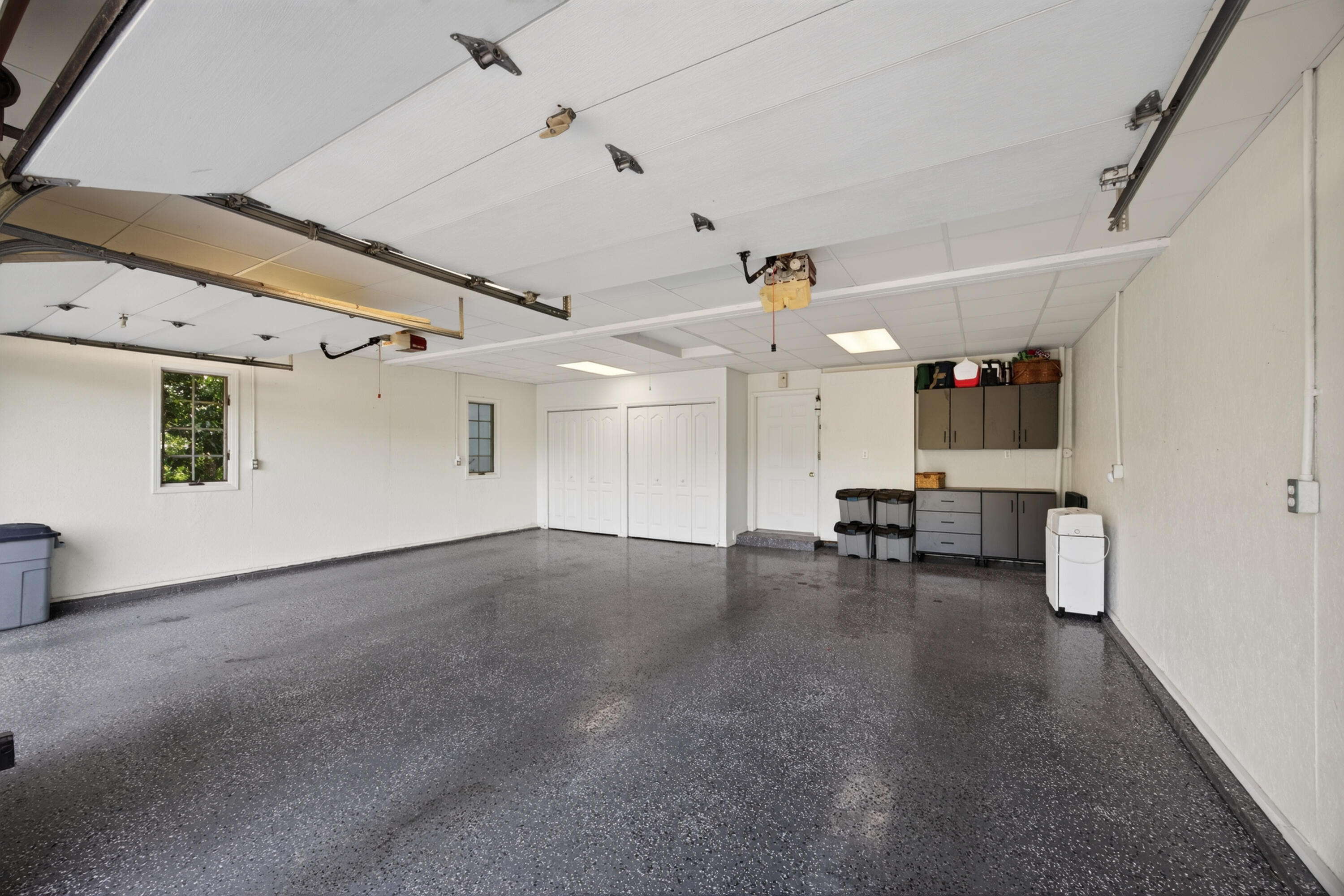 15531 Kentucky Road Neosho, MO 64850 - Photo 58 of 66 58-Attached Garage