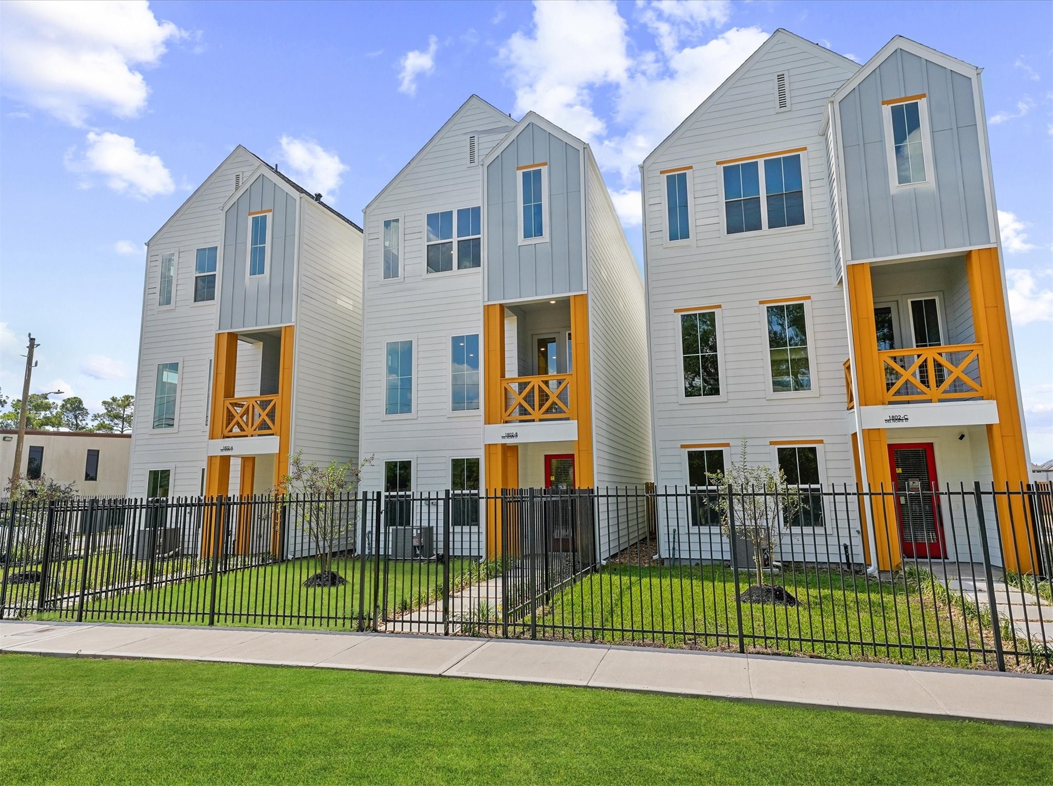 1802 Del Norte Street, Unit B Houston, TX 77018 - Photo 2 of 26