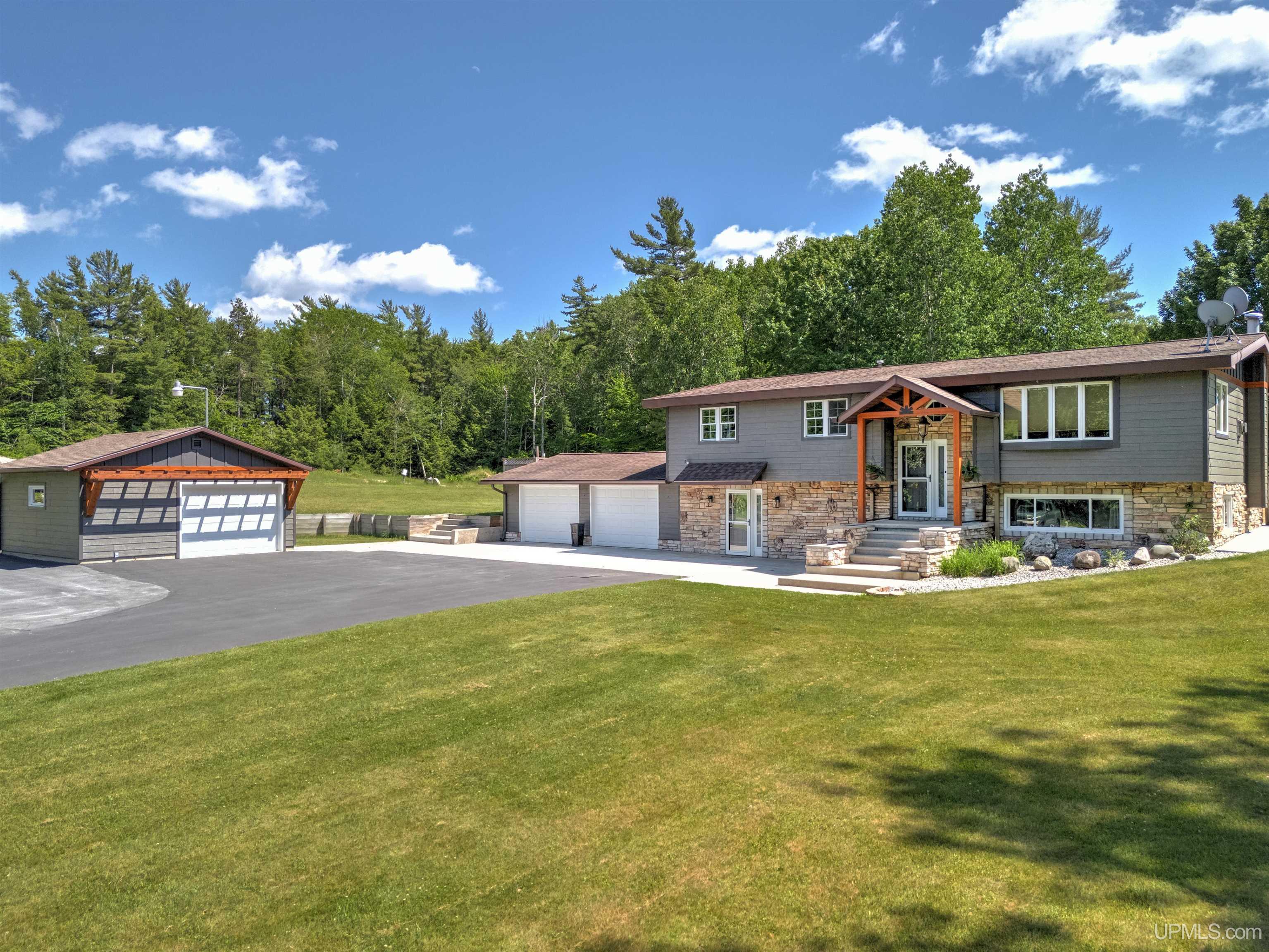 506 N East Gulliver Lake Road Gulliver, MI 49840 - Photo 1 of 46