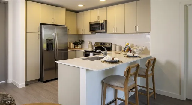 $2,599 | 7301 Lake Bank Loop, Unit PARKSIDE VILLA, Fort Myers, FL 33966