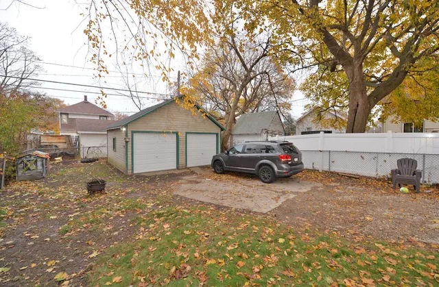 $185,000 | 2029 Summit Avenue, Racine, WI 53404