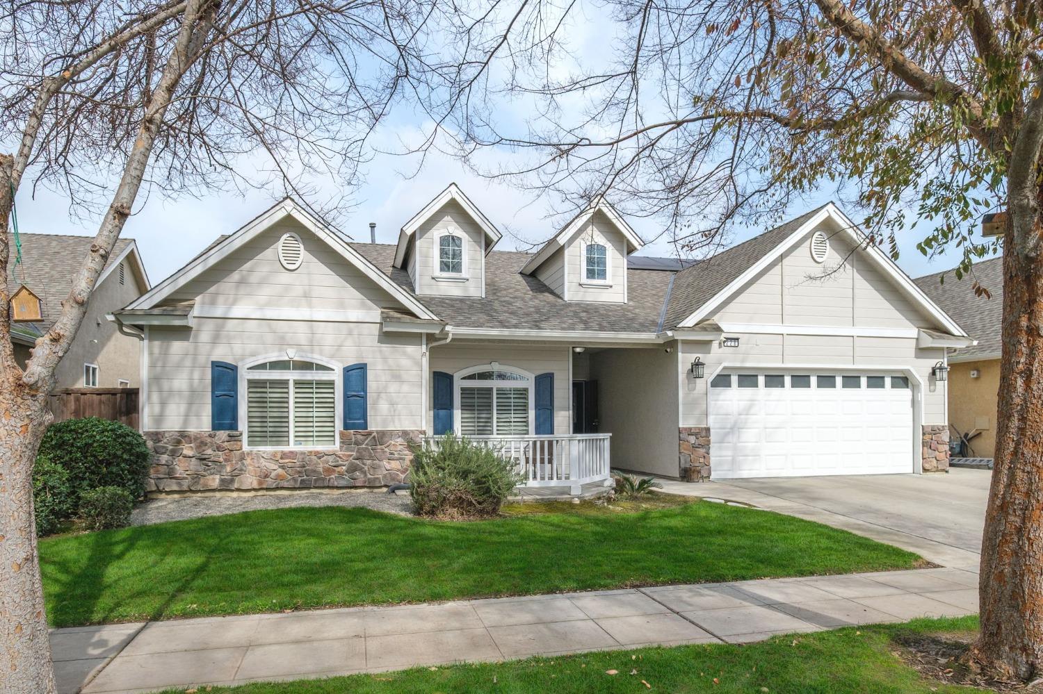 228 East Gibson Avenue Reedley, CA 93654 - Photo 1 of 29 Gallery Image 1