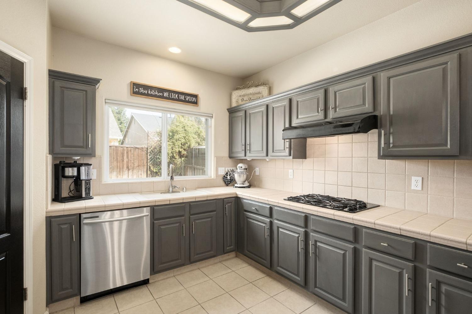 228 East Gibson Avenue Reedley, CA 93654 - Photo 14 of 29 Gallery Image 14