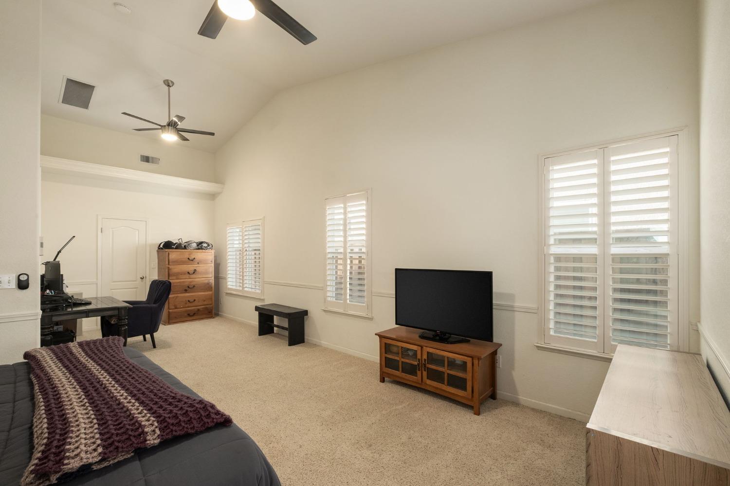 228 East Gibson Avenue Reedley, CA 93654 - Photo 18 of 29 Gallery Image 18