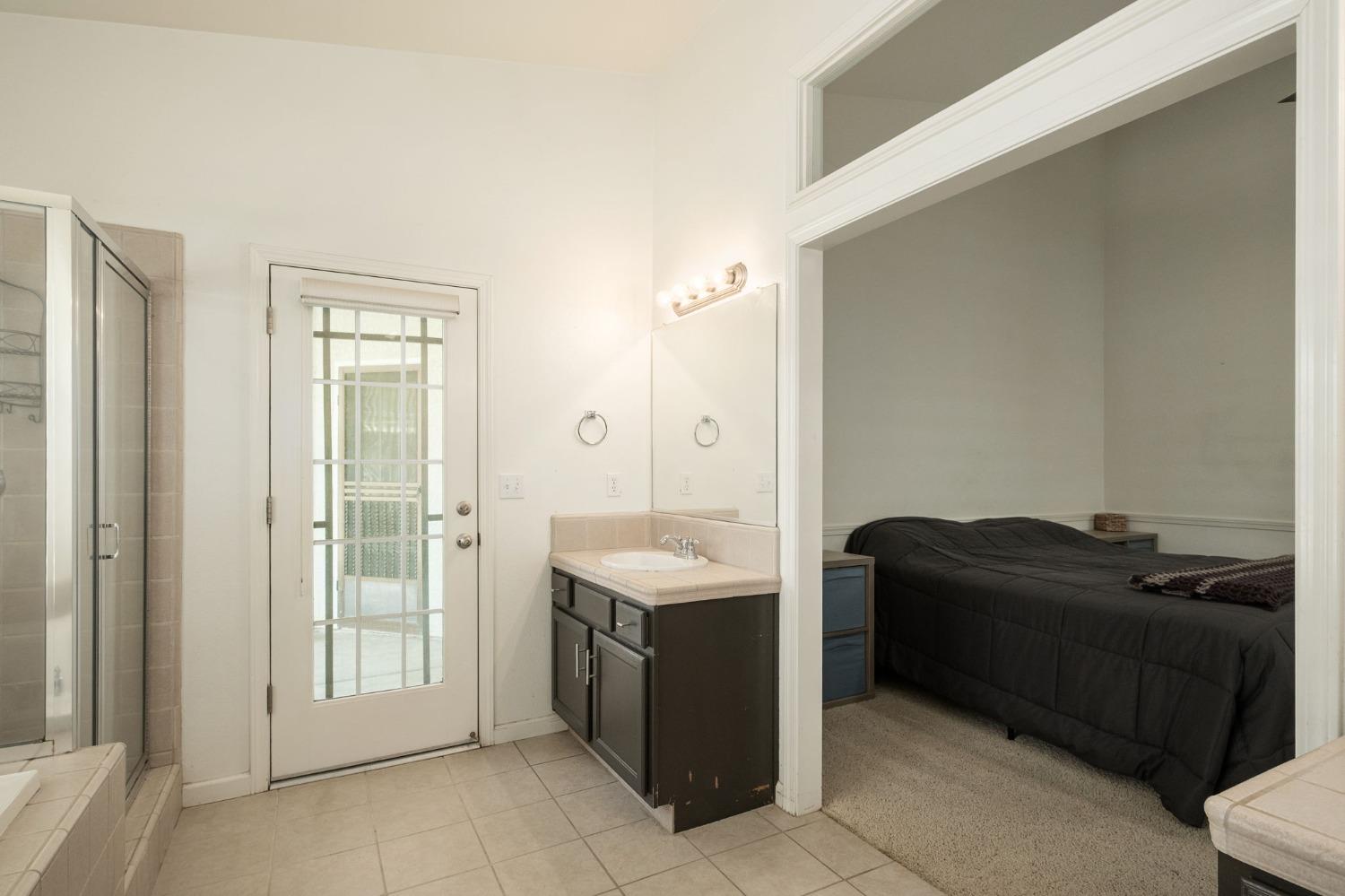 228 East Gibson Avenue Reedley, CA 93654 - Photo 20 of 29 Gallery Image 20