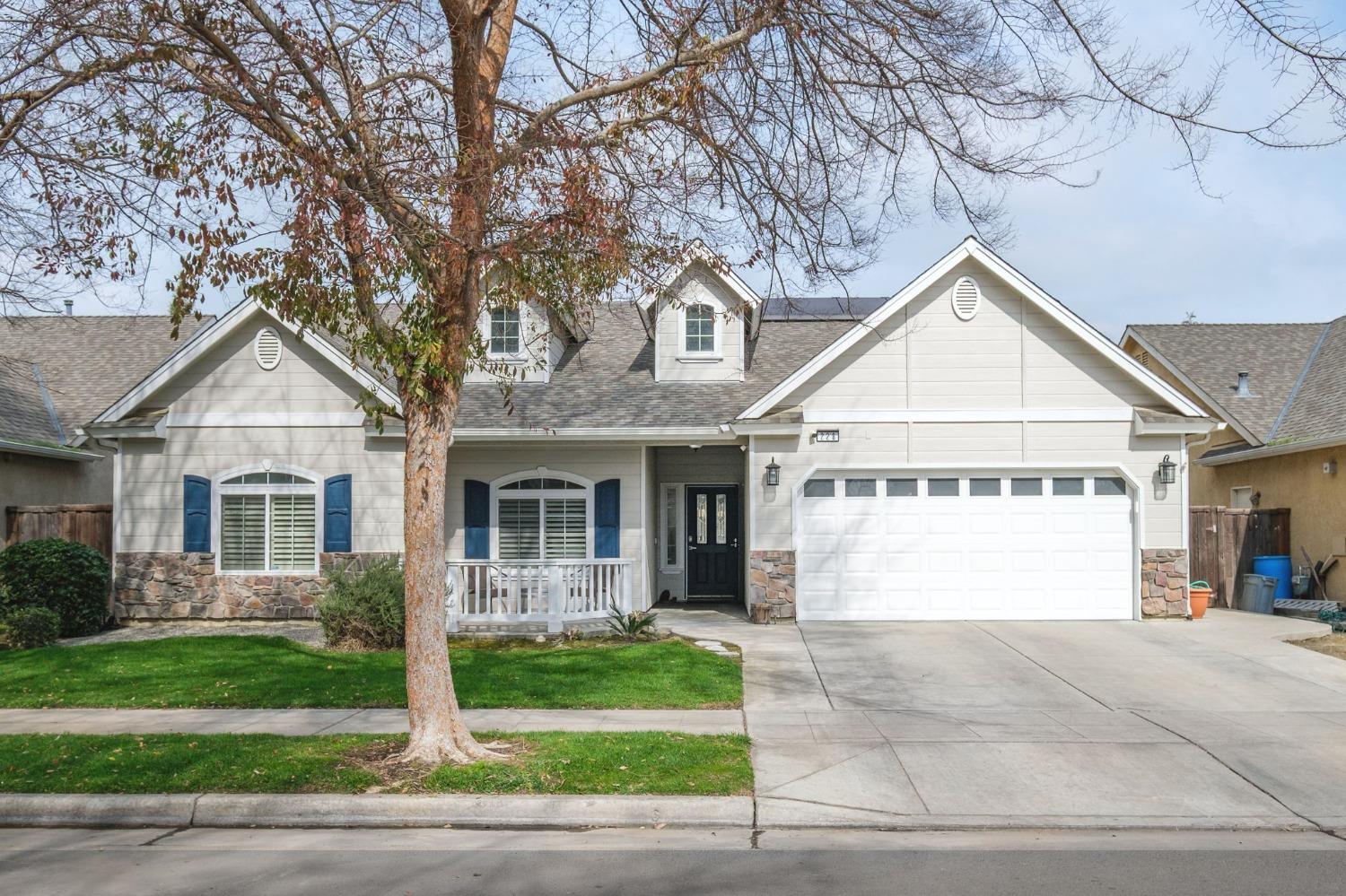 228 East Gibson Avenue Reedley, CA 93654 - Photo 2 of 29 Gallery Image 2