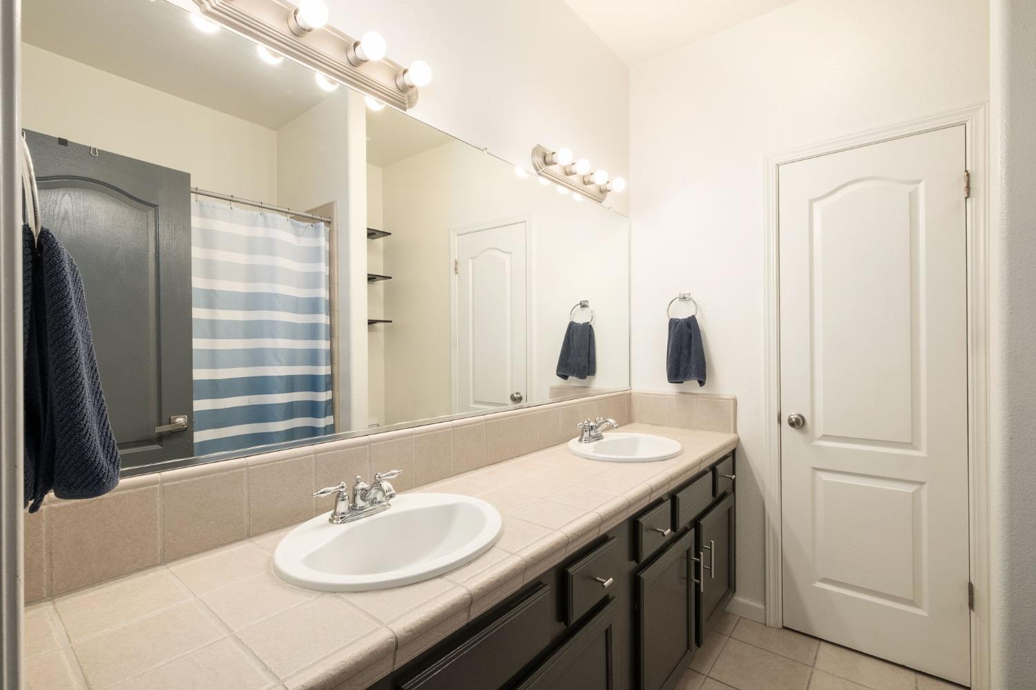 228 East Gibson Avenue Reedley, CA 93654 - Photo 23 of 29 Gallery Image 23